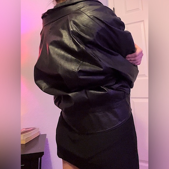 Medium leather jacket!! - Picture 7 of 8